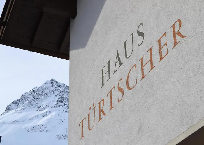 Vendégház Fruehstueckspension Tuertscher Galtür